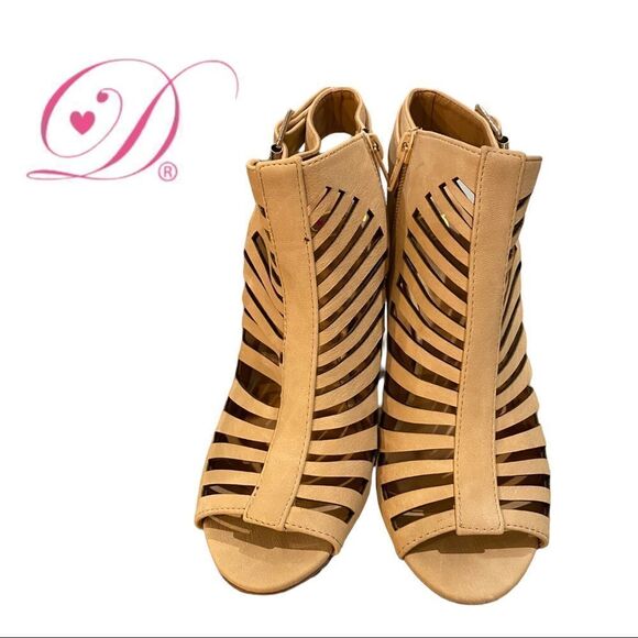 NEW Delicious Light Tan Cutout Peep Toe Sandals Heels 8 - Picture 3 of 6